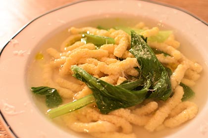 パッサテッリと季節の野菜イン・ブロード